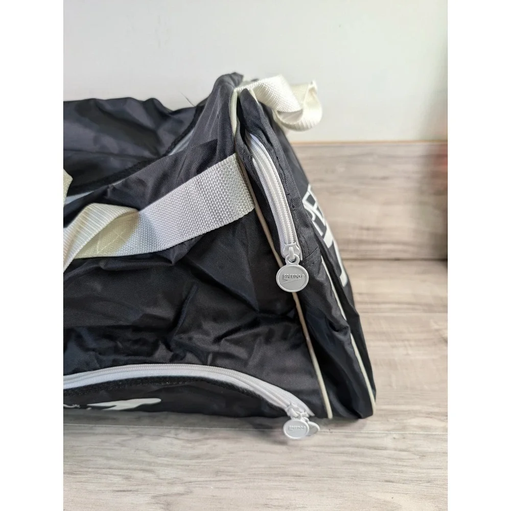 Vintage Speedo Large Swim/Travel/Gym Duffel Bag Retro White / Black  Mesh Pocket